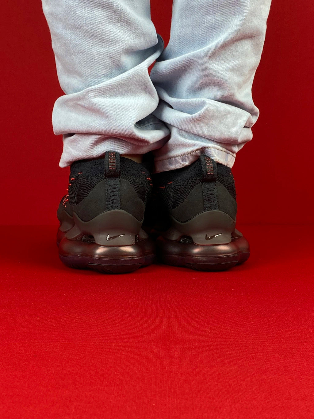 NIKE VAPORMAX SCORPION (PRETO
VERMELHO)
