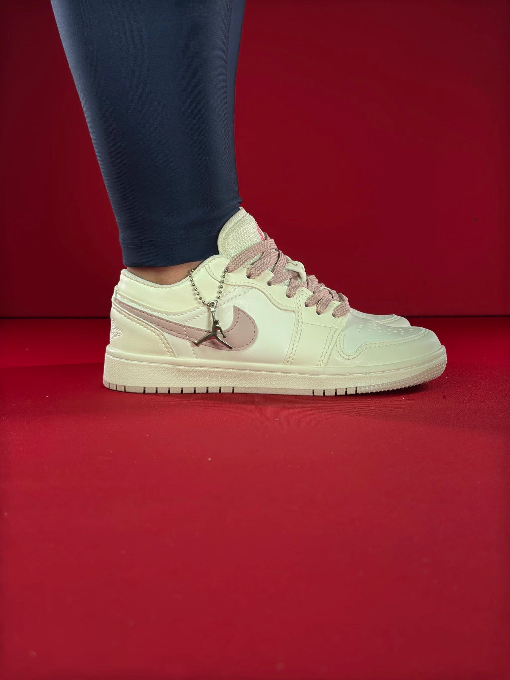 NIKE AIR JORDAN 1 LOW (BEGE ROSA)