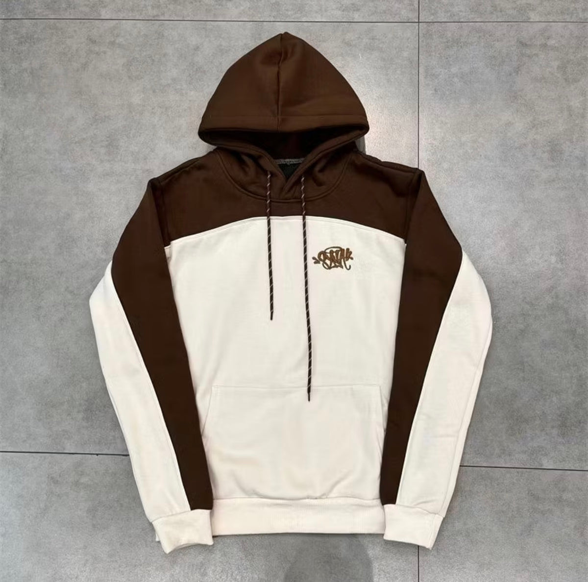 Conjunto Syna World (Marrom, Branco)