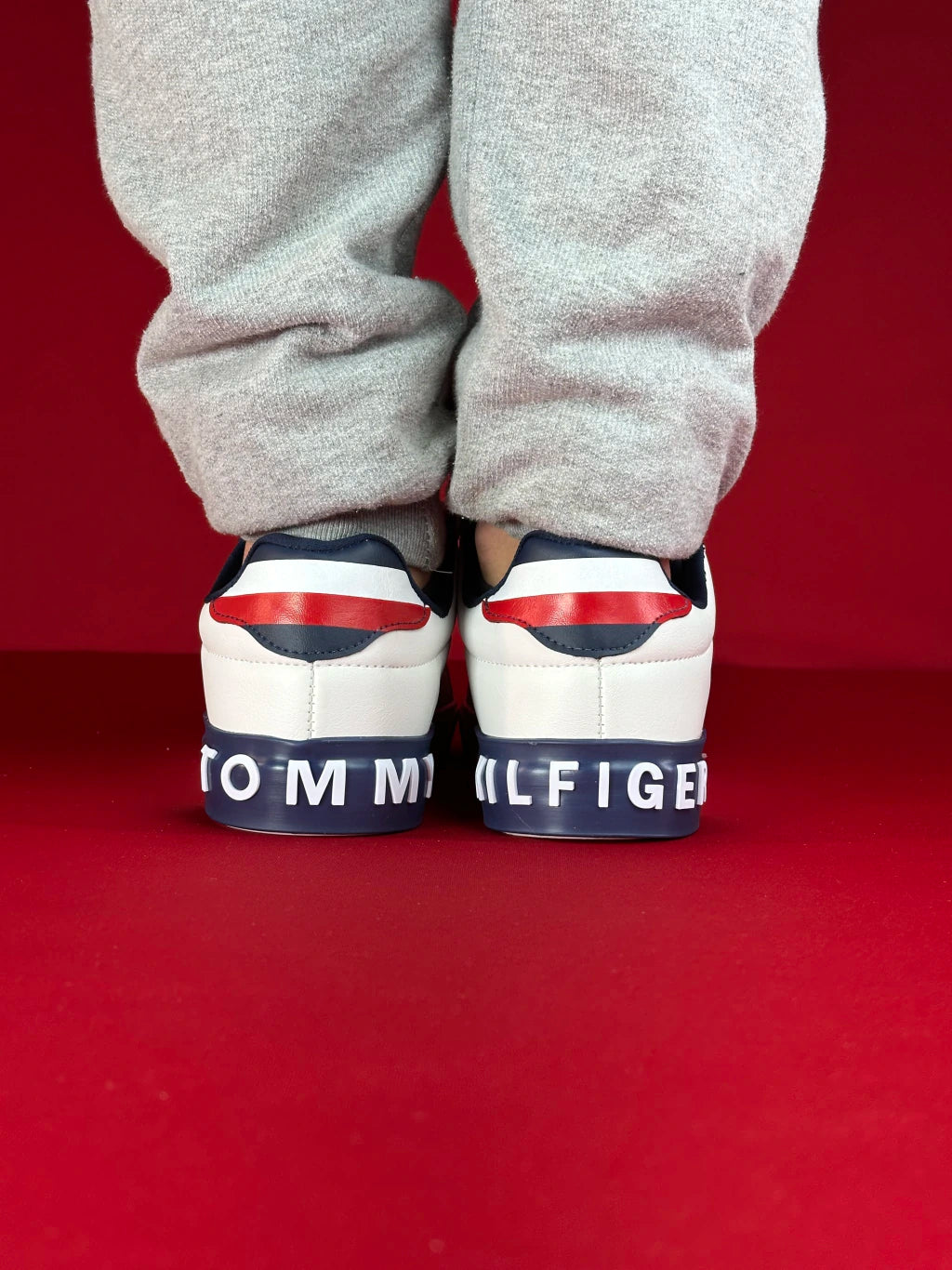 Tommy Hilfiger (BRANCO AZUL)
