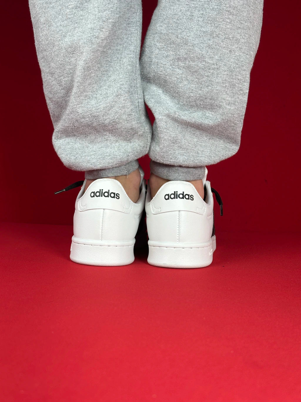 Adidas Grand Court (BRANCO PRETO)