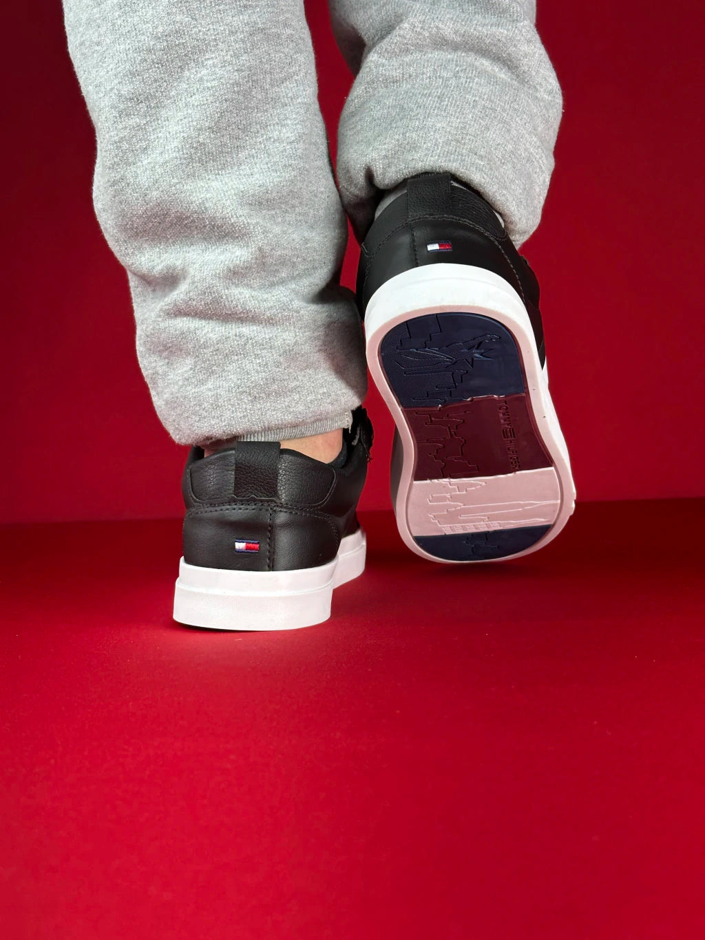 TOMMY HILFIGER DINO PRETO