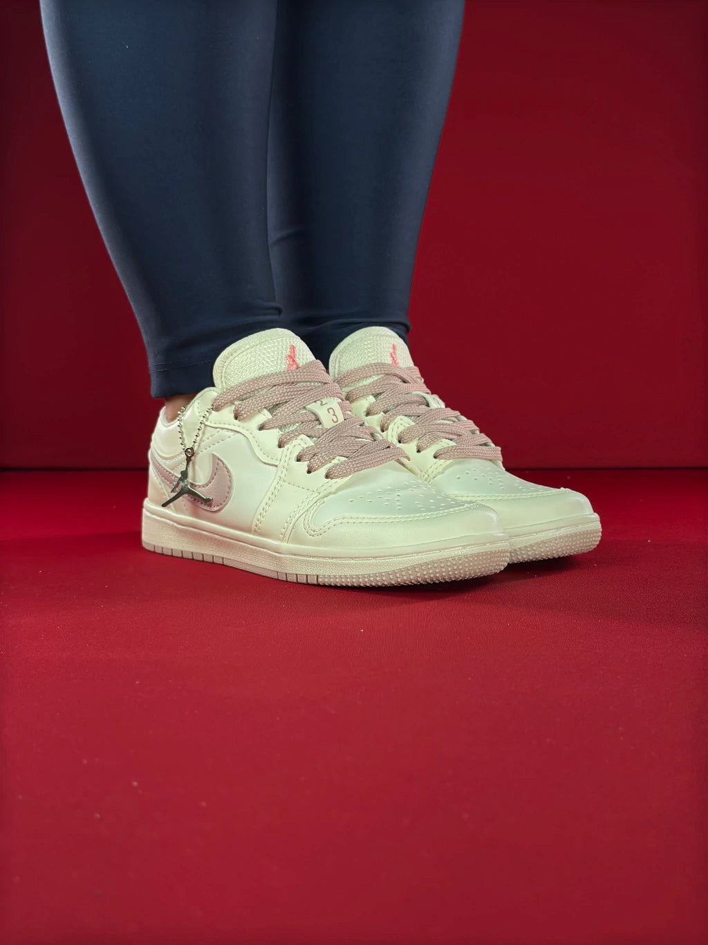 NIKE AIR JORDAN 1 LOW (BEGE ROSA)