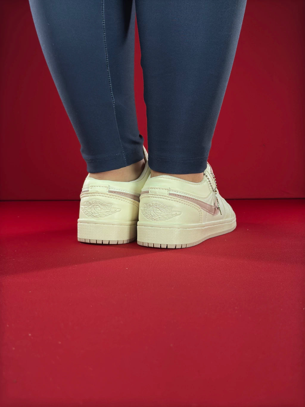 NIKE AIR JORDAN 1 LOW (BEGE ROSA)