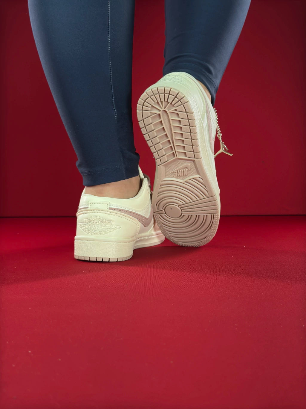 NIKE AIR JORDAN 1 LOW (BEGE ROSA)