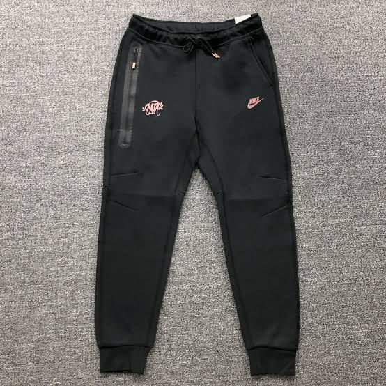 Conjunto Syna World & Nike Tech Fleece