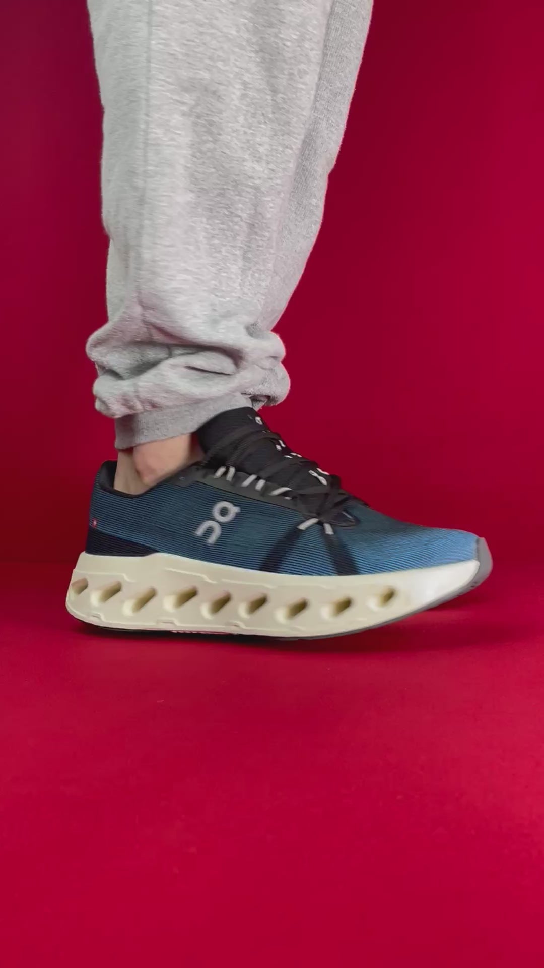 ON Running Cloudsurfer Max (Azul Bege)