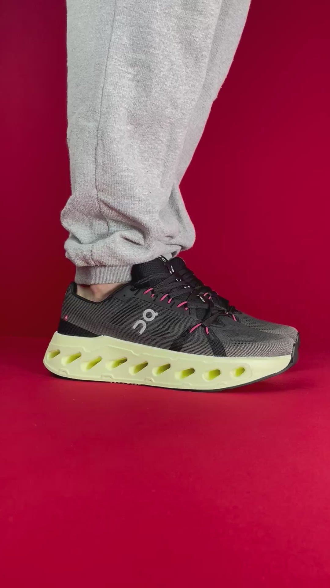 ON Running Cloudsurfer Max (Preto, Verde)